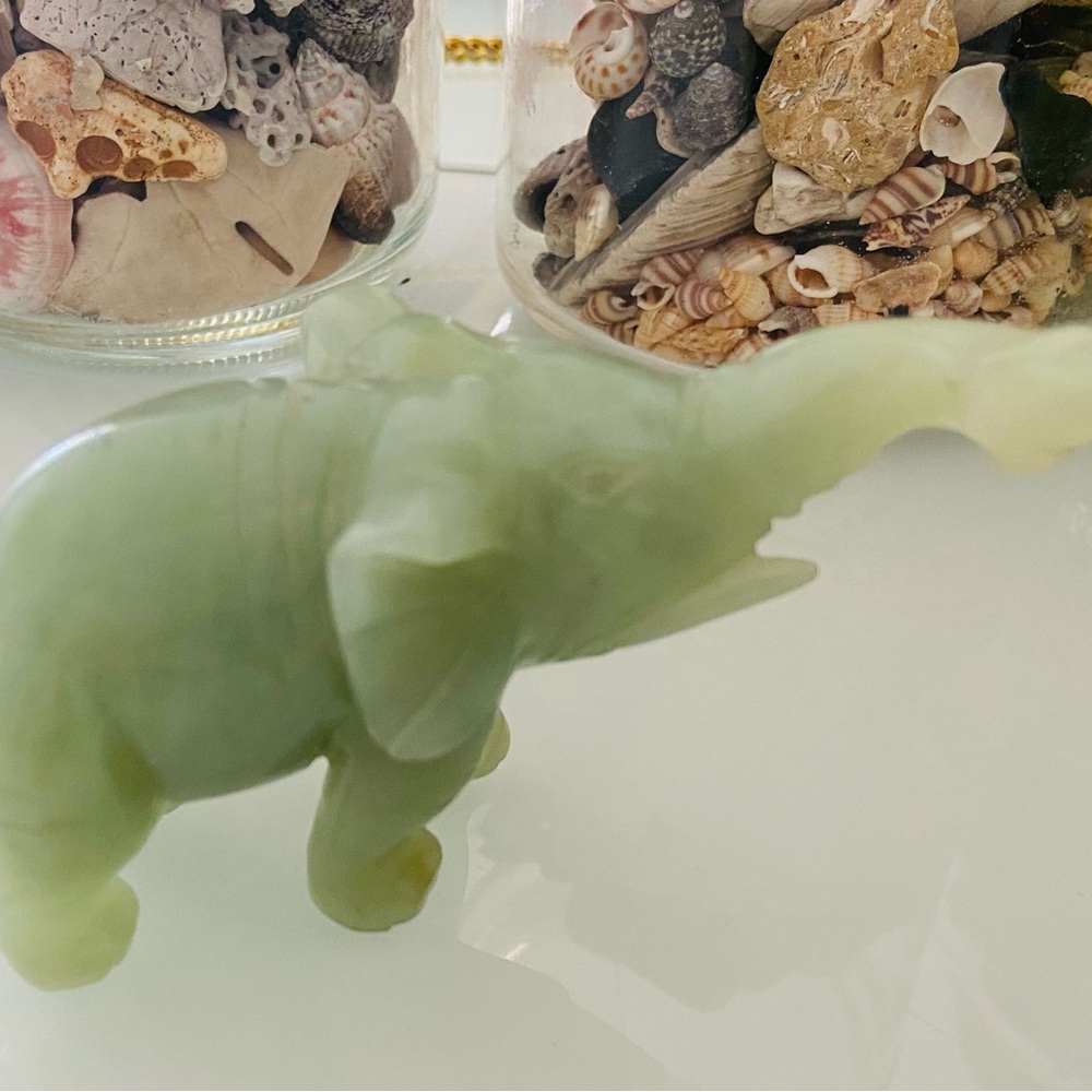 Jade ELEPHANT HAND CARVED VINTAGE
